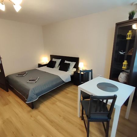 Top Apartamenty Centrum - Metro Rondo Onz Varsóvia Exterior foto
